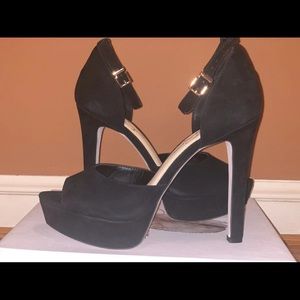 Jessica Simpson Black Heels with Platform